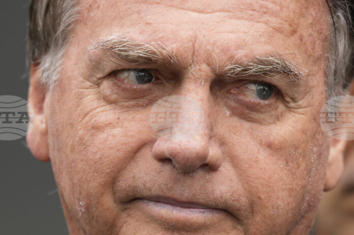 Син на Болсонаро е обвинен във възпрепястване на процеса срещу бившия президент