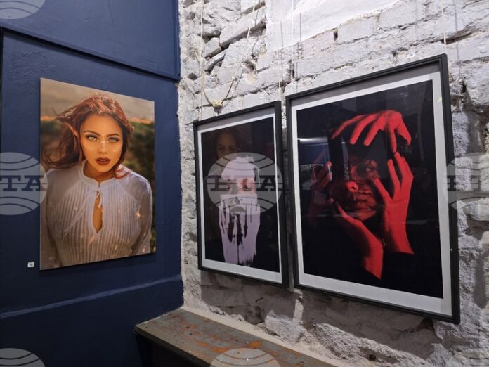 Творби на млади фотографи бяха показани в изложба в Пловдив