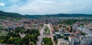 В Бюрото по труда в Шумен са обявени 15 работни места за организатори на работата с клиенти, търсят се и учители, и медицински специалисти