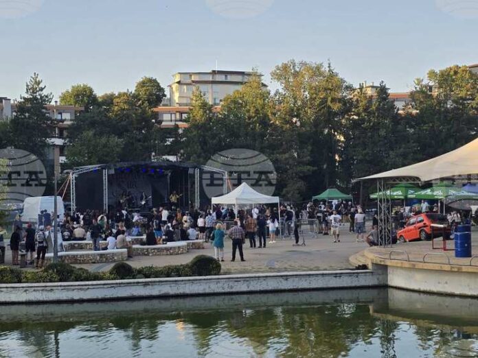 В Добрич започна осмото издание на рок фестивала September Sun