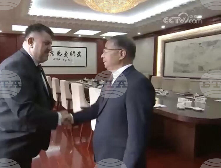 СподелиАтанас Зафиров лидер на БСП и вицепремиер проведе разговор с