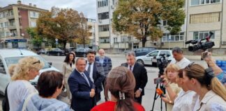 Вицепремиерът Зафиров, министърът на регионалното развитие и кметът на Шумен началото на дейностите по проект за саниране в Шумен