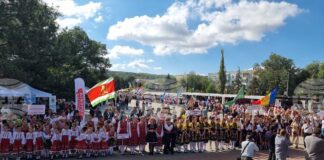 Вицепрезидентът Илияна Йотова откри етнокултурния фестивал "Единство чрез многообразие" в молдовския град Тараклия