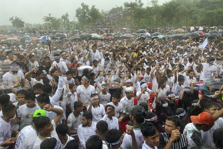 СподелиКризата в знаковата за Мианма щата Ракхайн където живее малцинството