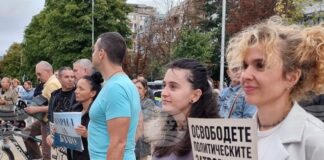 За девети път варненци излязоха на протест срещу задържането на кмета Благомир Коцев