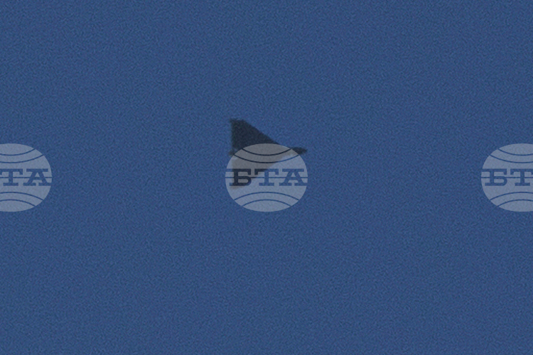 СподелиПрезидентът на Украйна Володимир Зеленски обяви днес че около осем