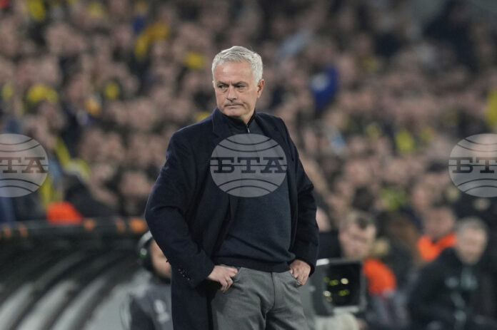 Жозе Моуриньо замина за Португалия, за да поеме Бенфика Жозе Моуриньо замина за Португалия, за да поеме Бенфика