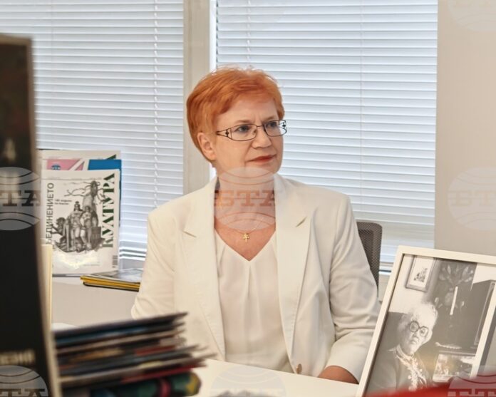 Журналистът Виолета Цветкова: В днешно време не е лесно да се издаде точно такава книга