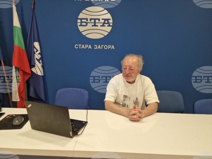 „Трябва да бъдем отговорни към театъра“, каза актьорът Христофор Недков пред БТА