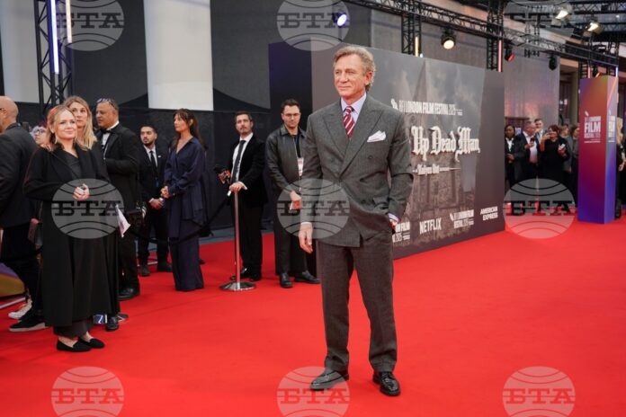 Актьорът Даниъл Крейг на премиерата на "Вади ножовете 3" на Лондонския кинофестивал