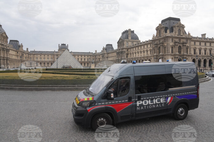 Кражба в Лувъра