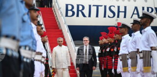 Британският премиер Киър Стармър пристигна днес в Индия на двудневно посещение