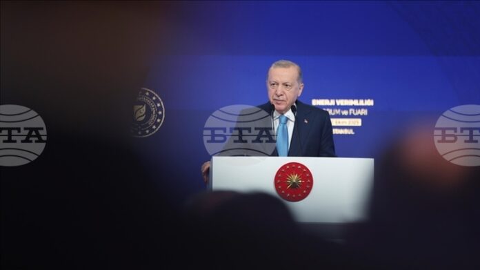 АА: Турция е лидер в инвестициите в зелена енергия, делът на ВЕИ ще надхвърли 60% от общия капацитет през 2025 г., каза турският президент Ердоган