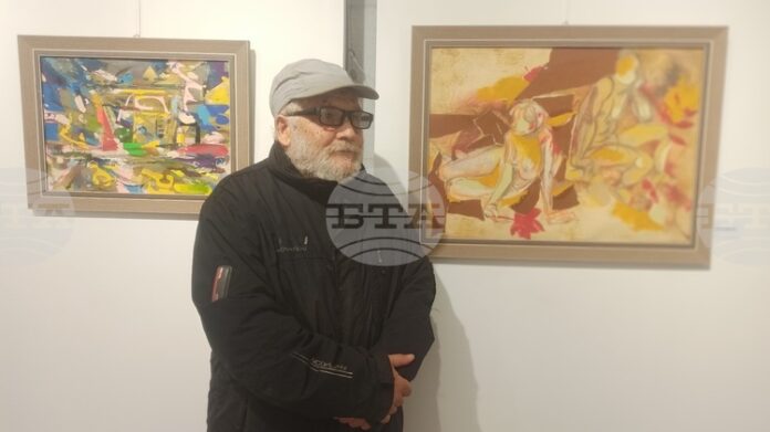 Александър Величков представя изложбата живопис „Следа от лято“ в Регионалната библиотека „Стилиян Чилингиров“ в Шумен