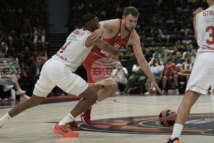 СподелиБългарският национален състезател Александър Везенков отбеляза 17 точки и спечели