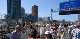 Амстердам отбелязва 750-годишнината си с голяма торта и концерт