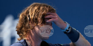 Андрей Рубльов продължава в следващата фаза на Мастърс турнира в Париж