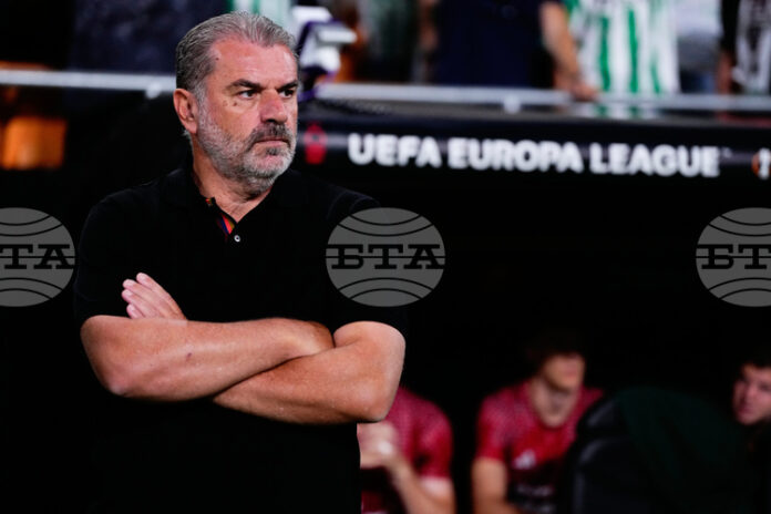 Ангелос Постекоглу е получил поне още един мач начело на Нотингам Форест, съобщават медии в Англия