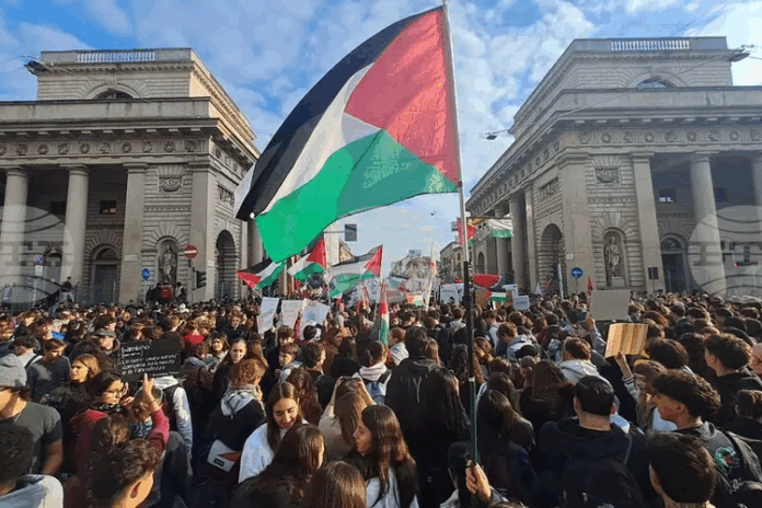 АНСА: В цяла Италия днес се организира обща стачка и протести в подкрепа на флотилията "Глоубъл Сумуд"