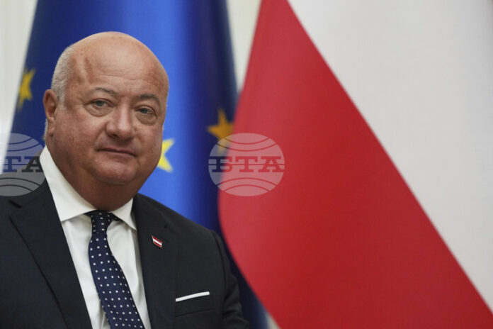 АПА: Австрийският канцлер Щокер ще бъде приет в болница за операция на гърба