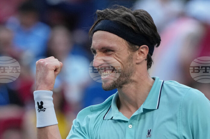 Артюр Риндернех отстрани Феликс Оже-Алиасим на тенис турнира в Шанхай Артюр Риндернех отстрани Феликс Оже-Алиасим на тенис турнира в Шанхай и ще играе първия си полуфинал на ниво "Мастърс-1000"