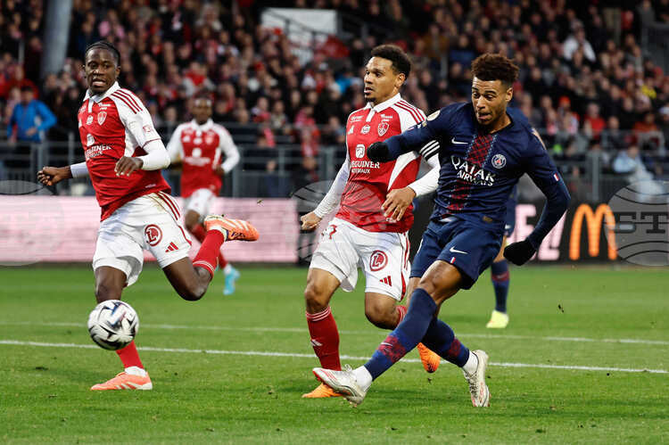 СподелиДва гола от Ашраф Хакими и едно късно попадение на