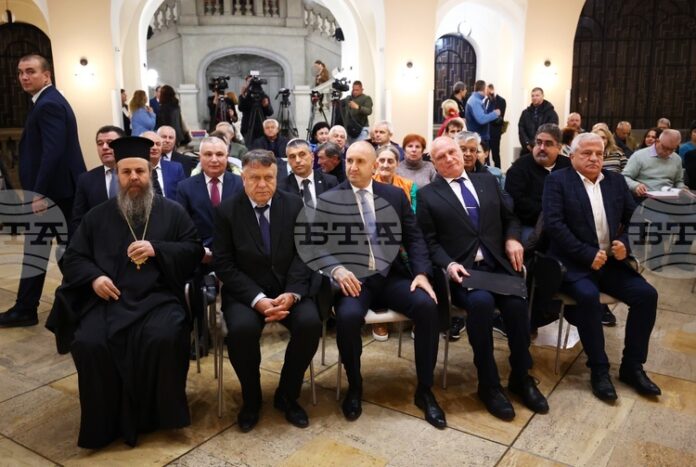 България да пропагандира своята кауза и интереси, за да бъде равностоен партньор в променящия се свят, каза ректорът на СУ проф. Георги Вълчев