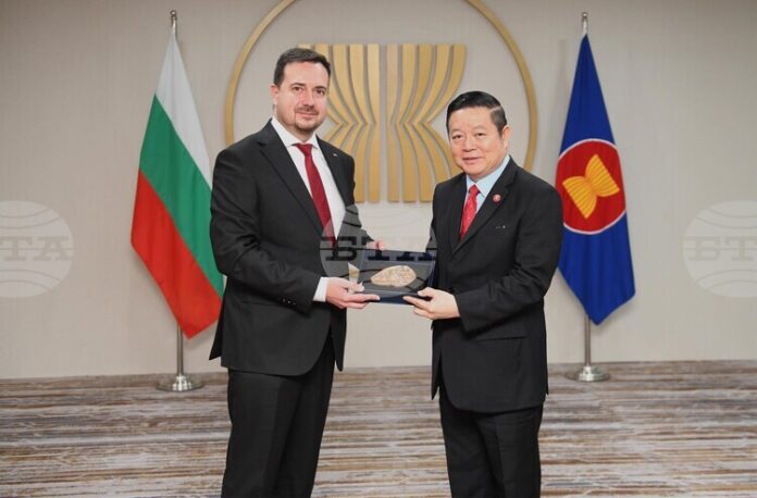 България има желание да започне процес по присъединяване към Договора за приятелство и сътрудничество на АСЕАН, заяви зам.-министър Николай Павлов