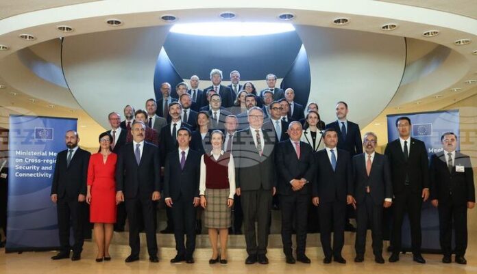 България ще участва активно в създаването на център за сигурност в Черно море, каза външният министър в Люксембург