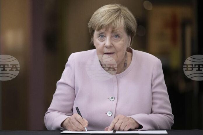 Бившия германски канцлер Ангела Меркел се срещна с унгарския премиер Виктор Орбан в Будапеща