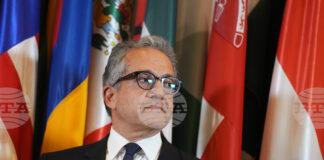 Бившият египетски министър Халед ел Енани бе избран за генерален директор на ЮНЕСКО