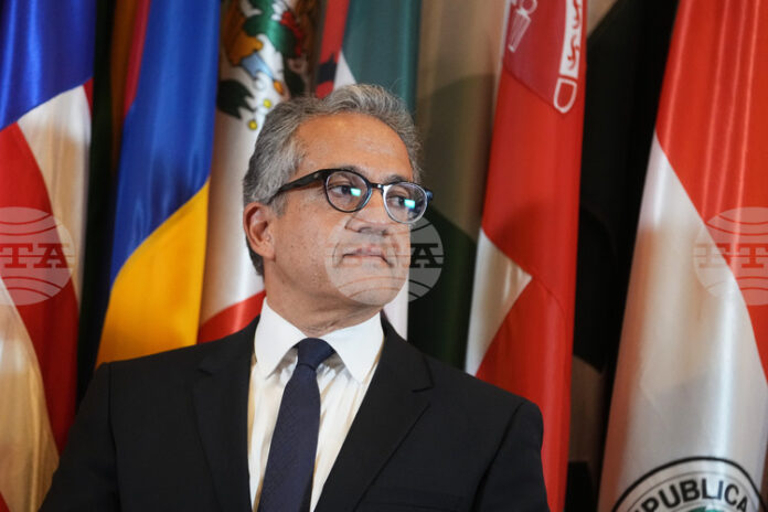 Бившият египетски министър Халед ел Енани бе избран за генерален директор на ЮНЕСКО