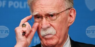 Бившият съветник на Тръмп, Джон Болтън, ще се яви в съда по обвинения в неправилно боравене с класифицирана информация