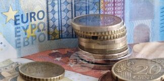 Брутният външен дълг на България нараства с 20 на сто на годишна основа до 53,6 млрд. евро към края на август, сочат данни на БНБ