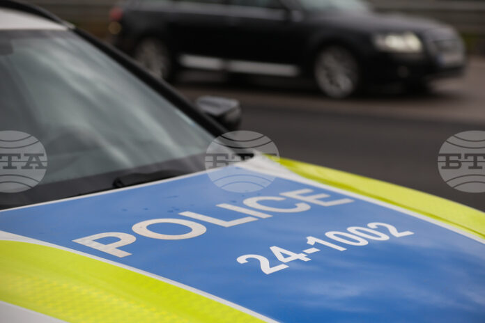 Бус самокатастрофира на столичния булевард "Илиянци", съобщиха от СДВР