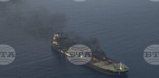 Член на екипажа на нападнат от хусите нидерландски товарен кораб почина от раните си