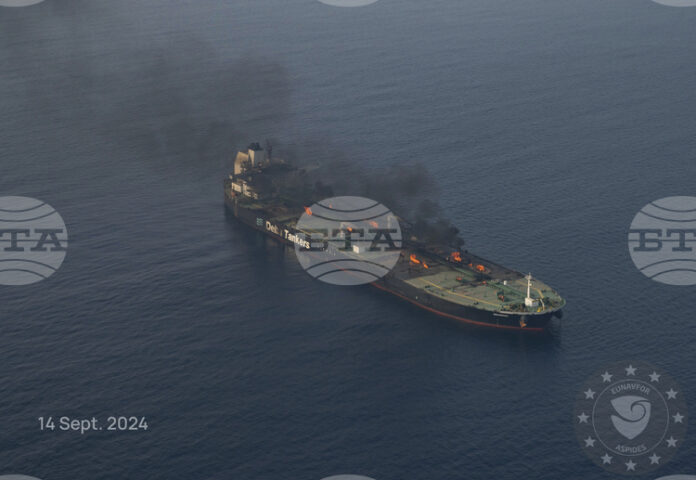 Член на екипажа на нападнат от хусите нидерландски товарен кораб почина от раните си