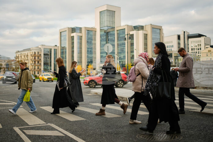 Цените на петрола се повишиха с над пет процента след новите санкции на САЩ и вероятния отказ на Китай да купува руски петрол