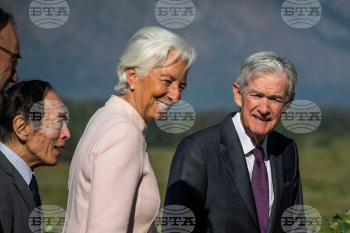 Ръководителите на УФР Джером Пауъл (вдясно), на ЕЦБ Кристин Лагард (в средата) и на Японската централна банка Казуо Уеда Ръководителите на УФР Джером Пауъл (вдясно), на ЕЦБ Кристин Лагард (в средата) и на Японската централна банка Казуо Уеда