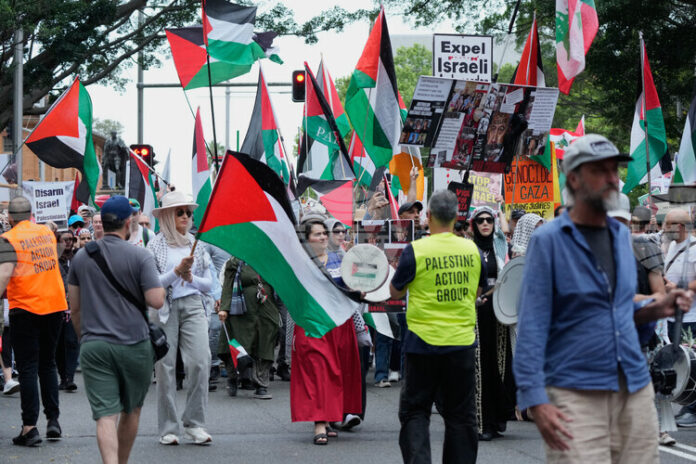Десетки хиляди австралийци участваха в пропалестински демонстрации в най-гъстонаселения град Сидни и в цяла Австралия