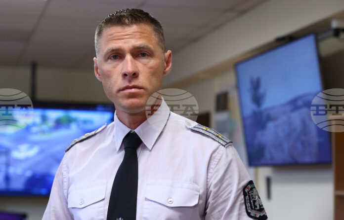 Днес над 700 полицейски екипа обезпечават безопасността по пътищата в страната, каза Лъчезар Близнаков от „Пътна полиция"