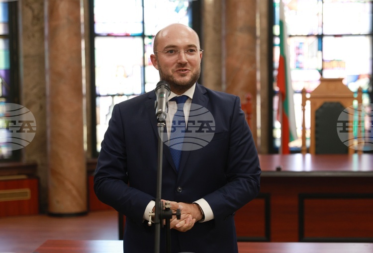 СподелиМинистър Георги Георгиев изрази надежда че до средата на следващата