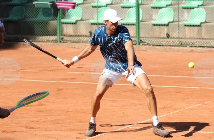 Донски се класира за полуфиналите на двойки на турнира по тенис от сериите "Чалънджър" в Брага