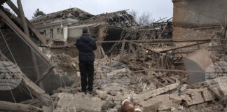 Двама души бяха убити при руска атака срещу електроцентрала в украинския град Славянск, съобщи Зеленски