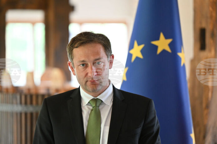 Еврокомисарят по земеделието ще пътува до България, за да се запознае на място с предизвикателствата пред земеделците