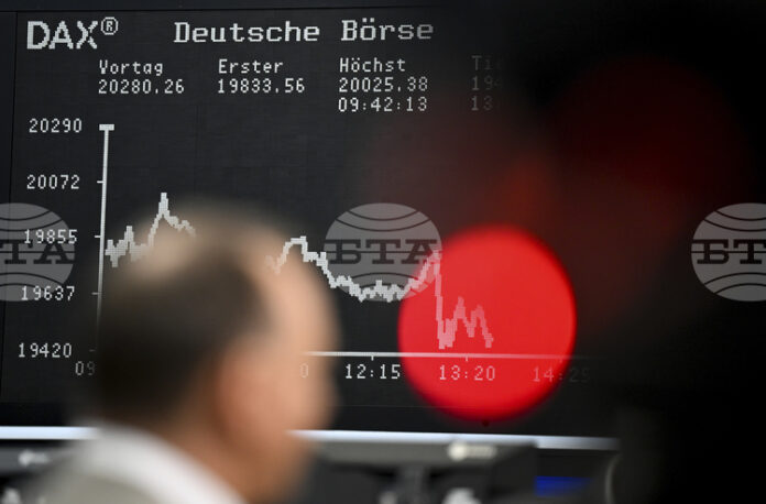 Европейските пазари се сринаха след като Доналд Тръмп заплаши Китай с повишаване на митата