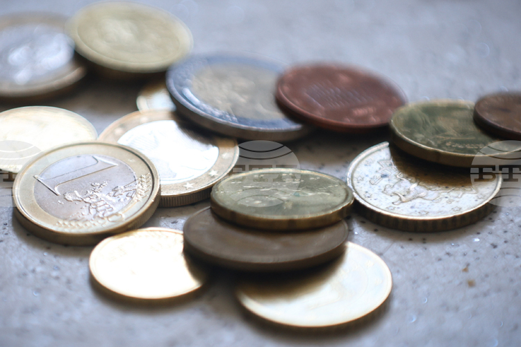 СподелиКурсът на еврото спрямо американския долар се увеличи в сутрешната