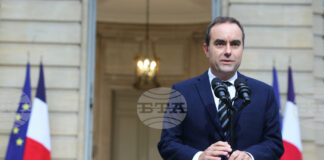 Френският премиер Льокорню призова парламента да не гласува недоверие на правителството му