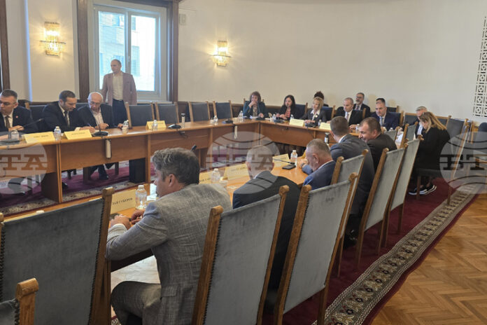 Годишният доклад за дейността на Комисията за регулиране на съобщенията за 2024 г. беше приет от ресорната комисия в НС