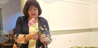 Икебаната учи да освобождаваме съзнанието си от проблеми, каза за БТА председателят на на Сдружение „Сога“ Валентина Герова